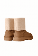 Bota Chelsea Cano Curto em Camurça com Tricot Bege Upper