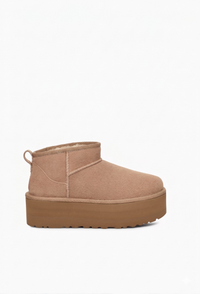 Bota Cano Curto Mini Plataforma em Camurça Marrom Upper